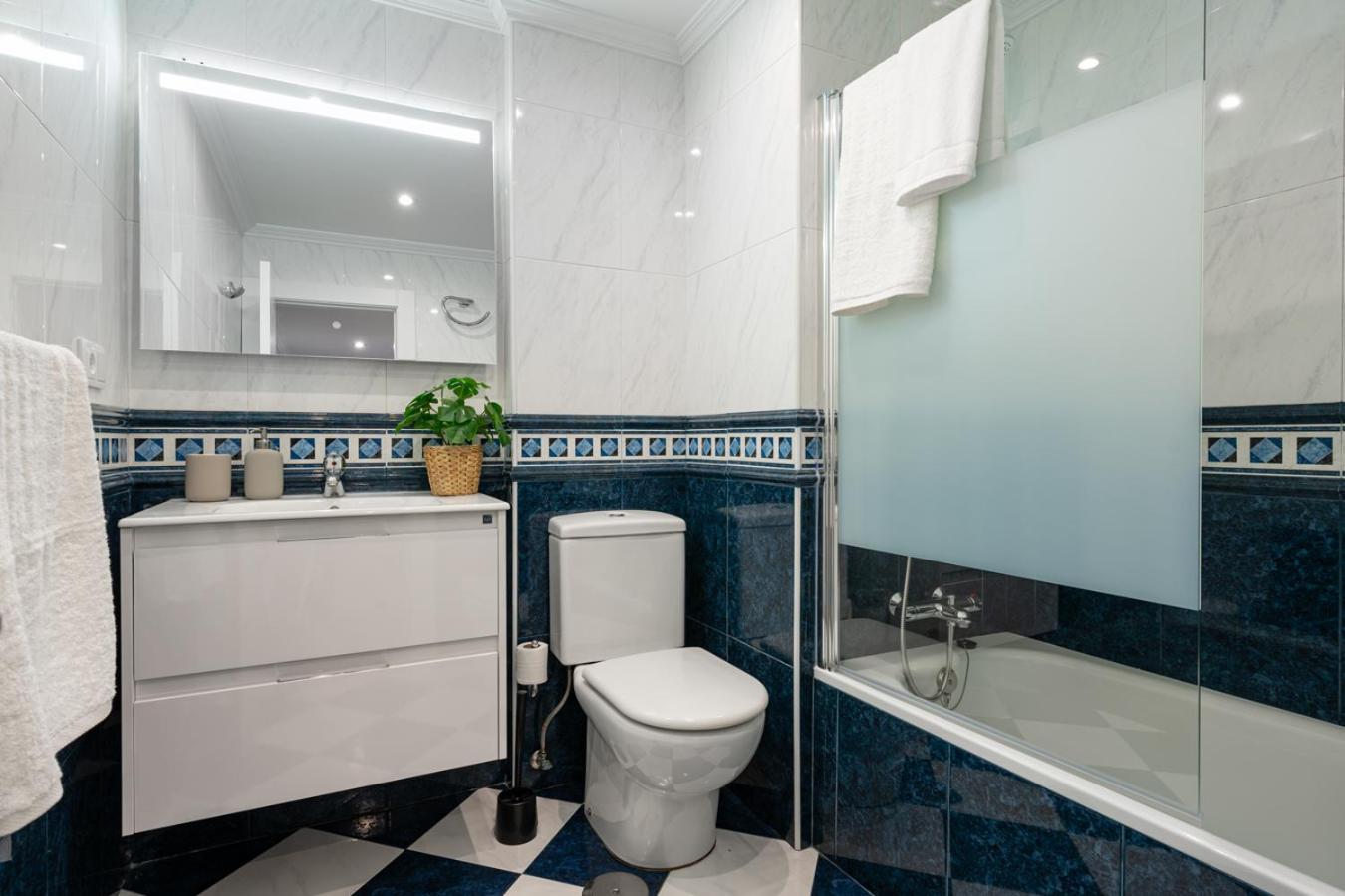 Apartamento Tres Mares Gijón Eksteriør billede